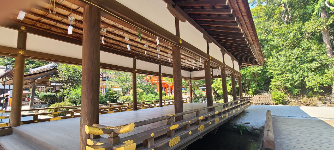 京都・上賀茂神社「橋殿」の風鈴