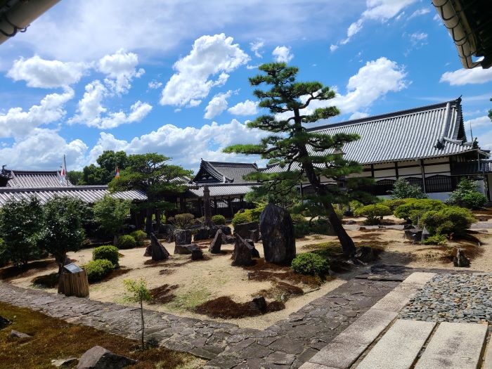 一二三三年、道元禅師によって開かれた日本最古の曹洞宗の修行道場