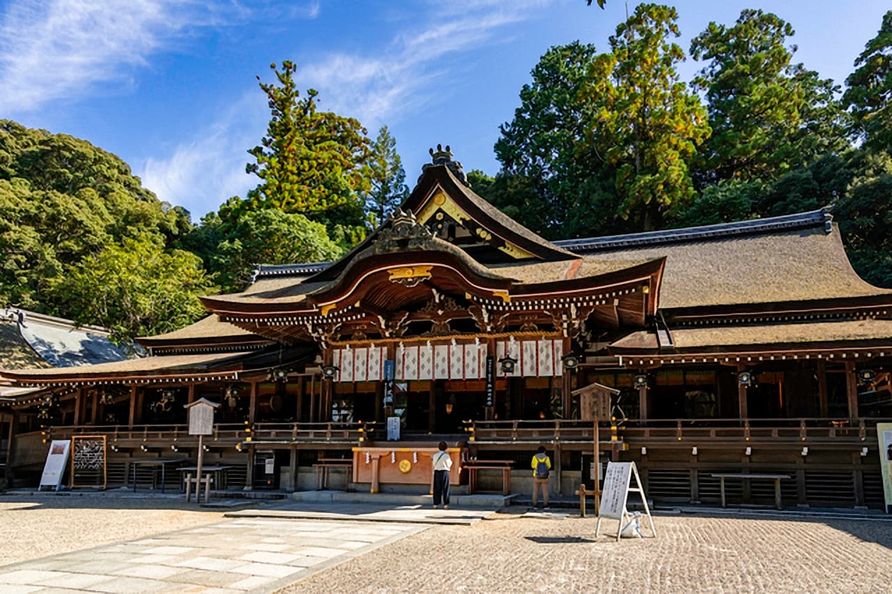 大神神社　拝殿