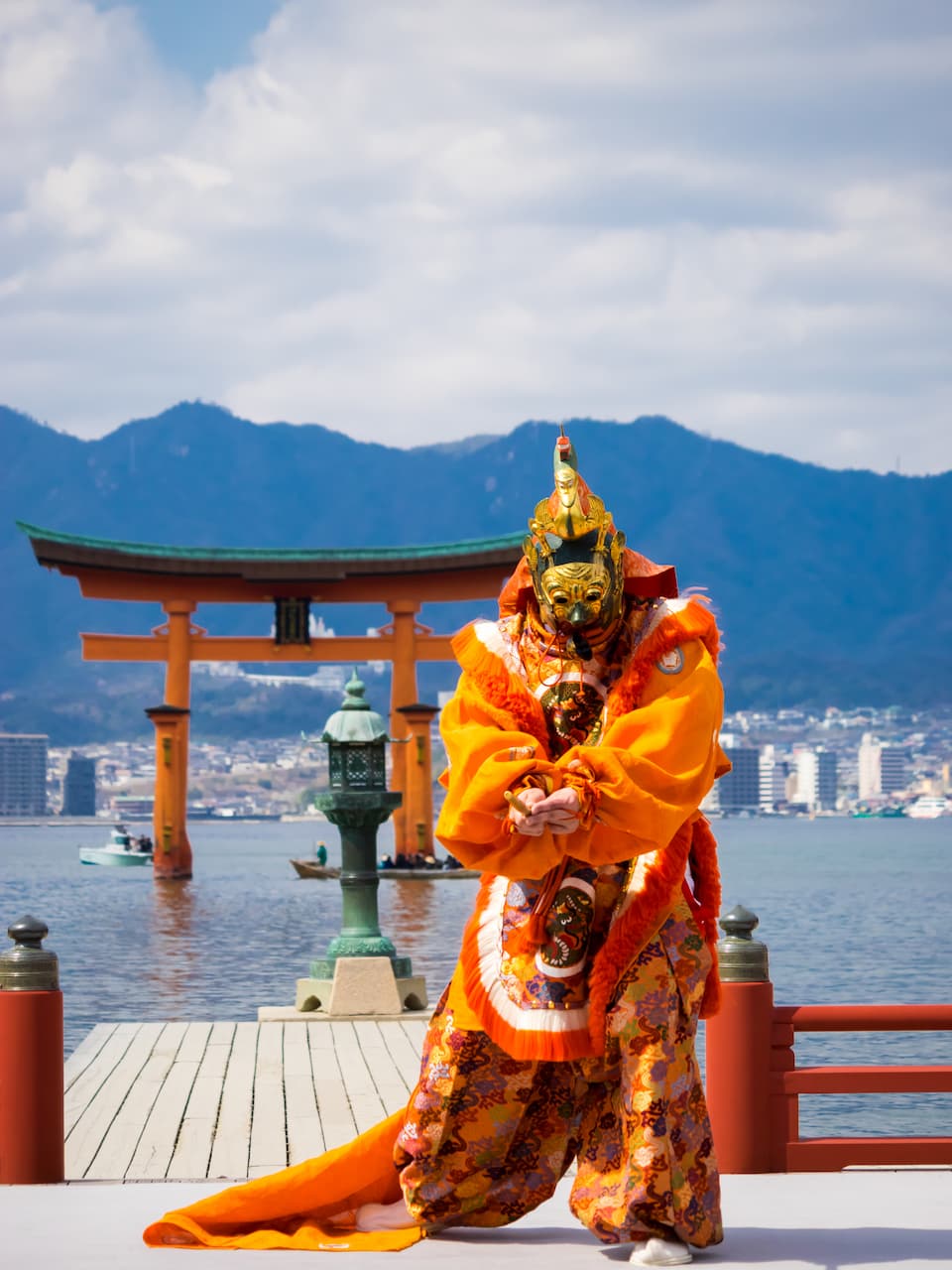 神道のお祭りに欠かせない雅楽 | 生活の中の神道 | 維摩會
